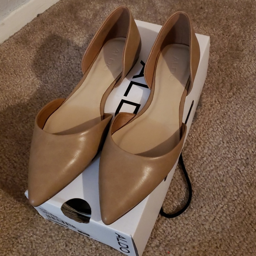 Nude Flats